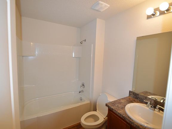 4th image of 16 Orchid Ct