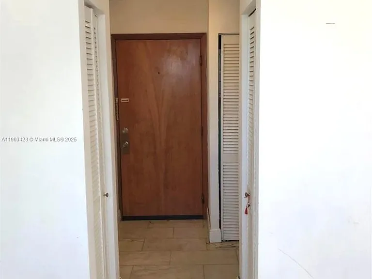 1502 Jefferson Ave #104 — Photo 5