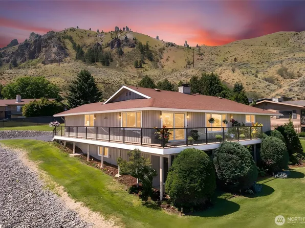 1202 S Hills Drive, Wenatchee, WA 98801