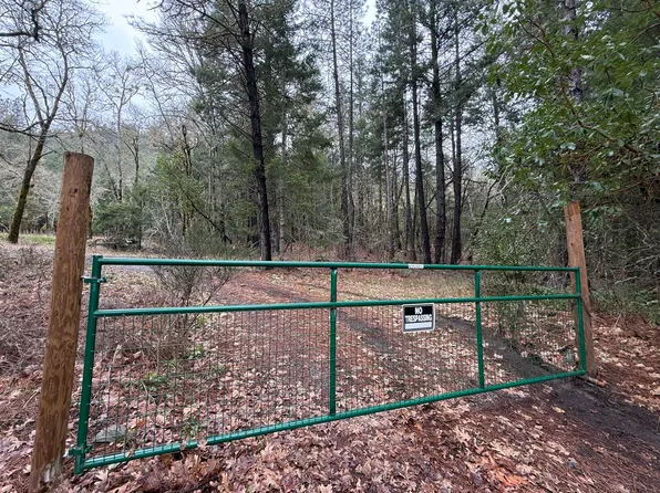 908 Riverbanks Rd, Grants Pass, OR 97527