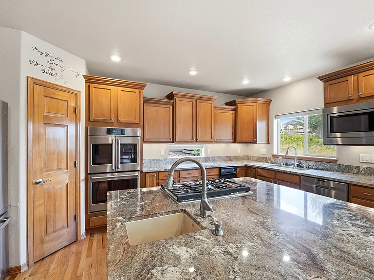 1630A Oakmont Dr — Photo 4
