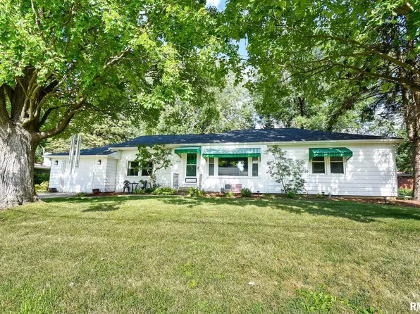 5004 N Circle Ct, Peoria, IL 61614