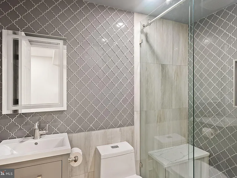 42685 Rolling Rock Sq — Photo 49