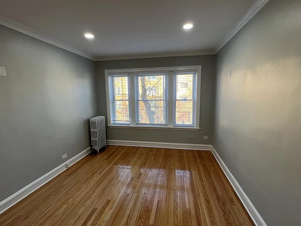 Building Photo - 6882 N Overhill Ave #2
