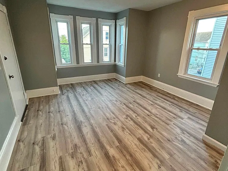 1461 Pleasant St #2 — Photo 5