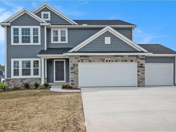 700 Petoskey Stone Dr, Byron Center, MI 49315