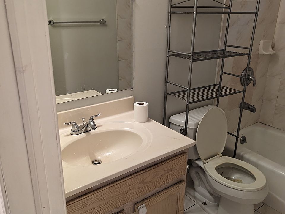 1st image of 63 Parkwood Ave #2