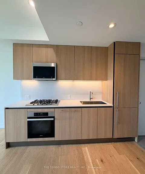 1414 Bayview Ave #504 — Photo 2