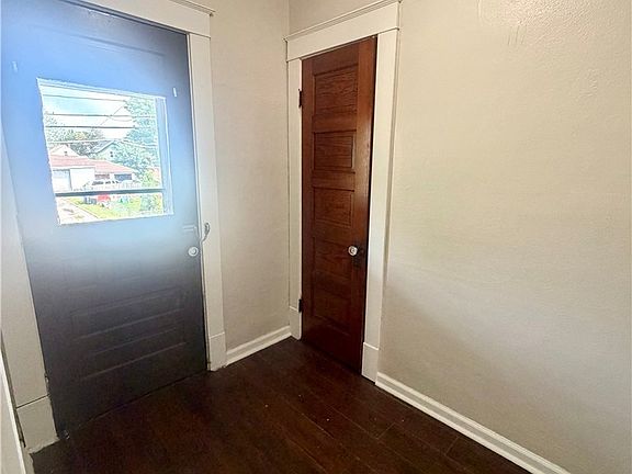 3rd image of 2237 Ontario Ave