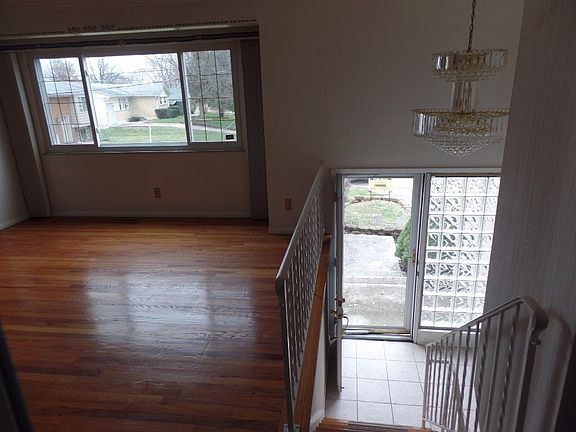5th image of 11701 Harden Ct