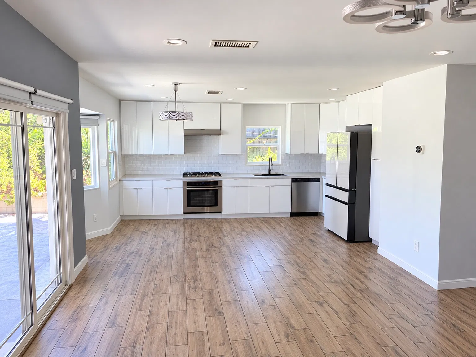 5 bed, 1288 sqft, $5,000 — Photo 2