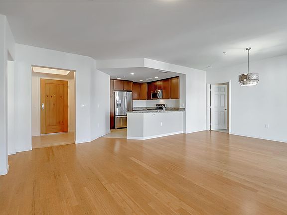 2nd image of 809 Auzerais Ave Unit 420