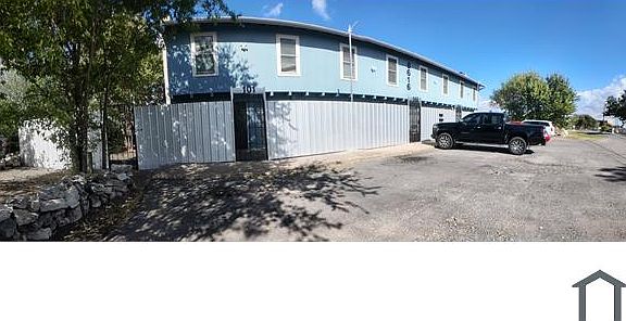 3rd image of 8616 Putnam Dr #101
