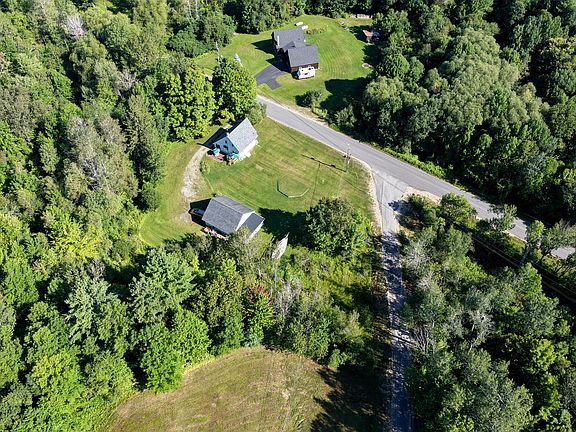 5th image of 977 Burnt Hill Rd