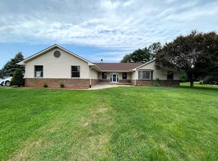 9764 Annabelle Ct, South Lyon, MI