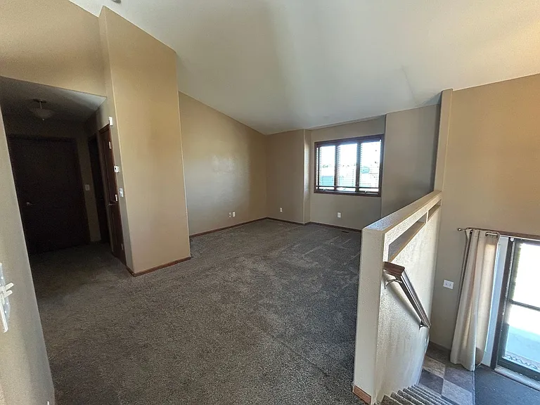 1580 9th St E — Photo 3