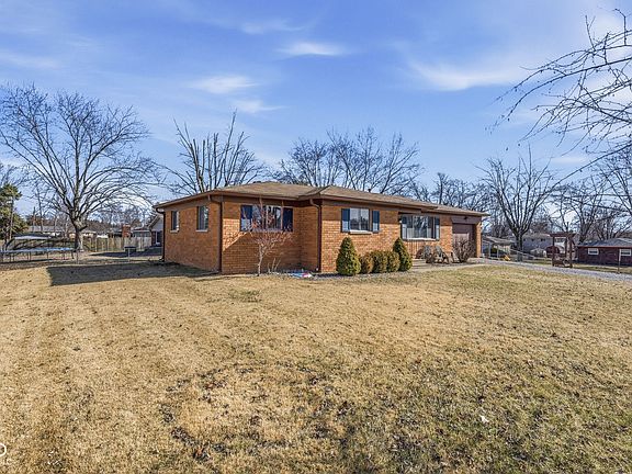 3rd image of 139 Hopkins Rd