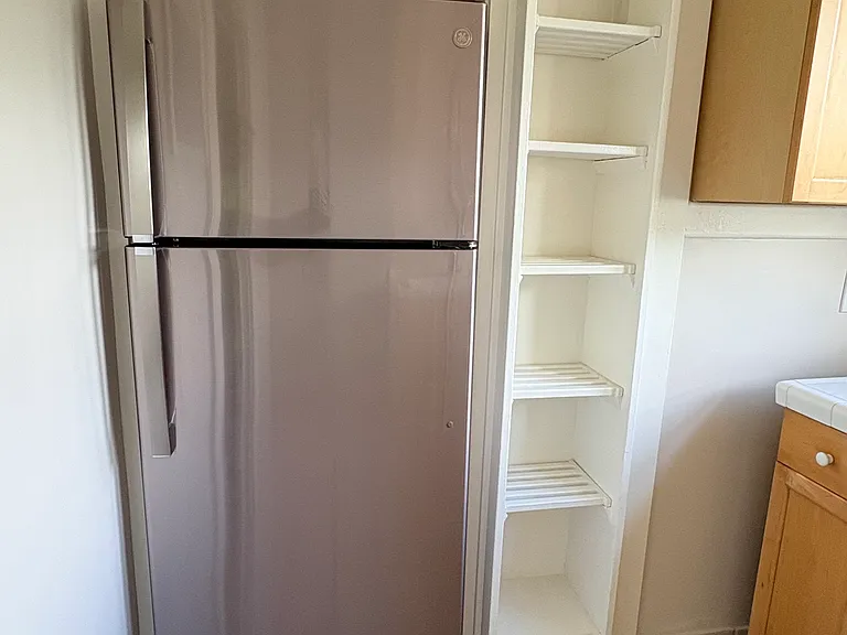 2325 McKinley Ave #15 — Photo 5
