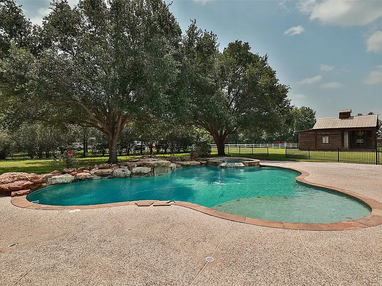 19907 Stone Lake Cir — Photo 31