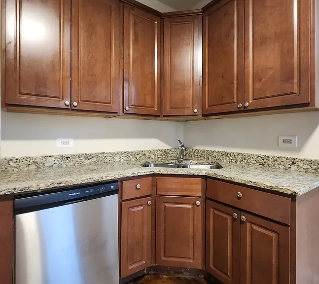 3523 W Fullerton Ave #CH-2R — Photo 4