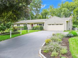 67 Fieldcrest Dr, Trumbull, CT 06611