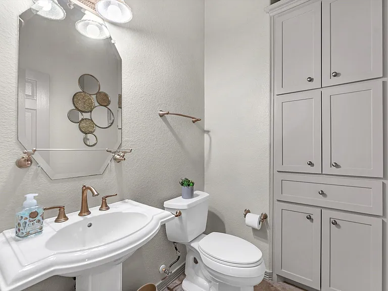 19652 Riverwalk Dr — Photo 32