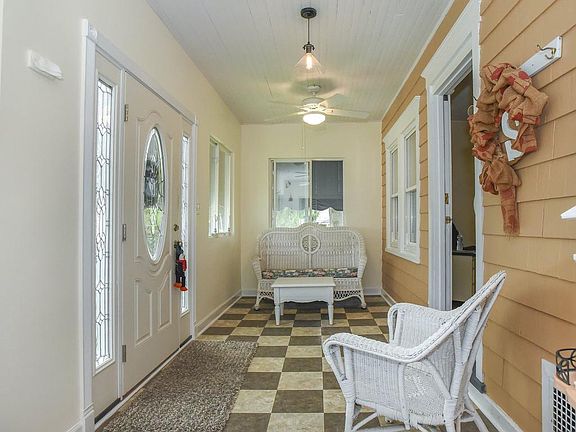 3rd image of 209 Belmont Ave