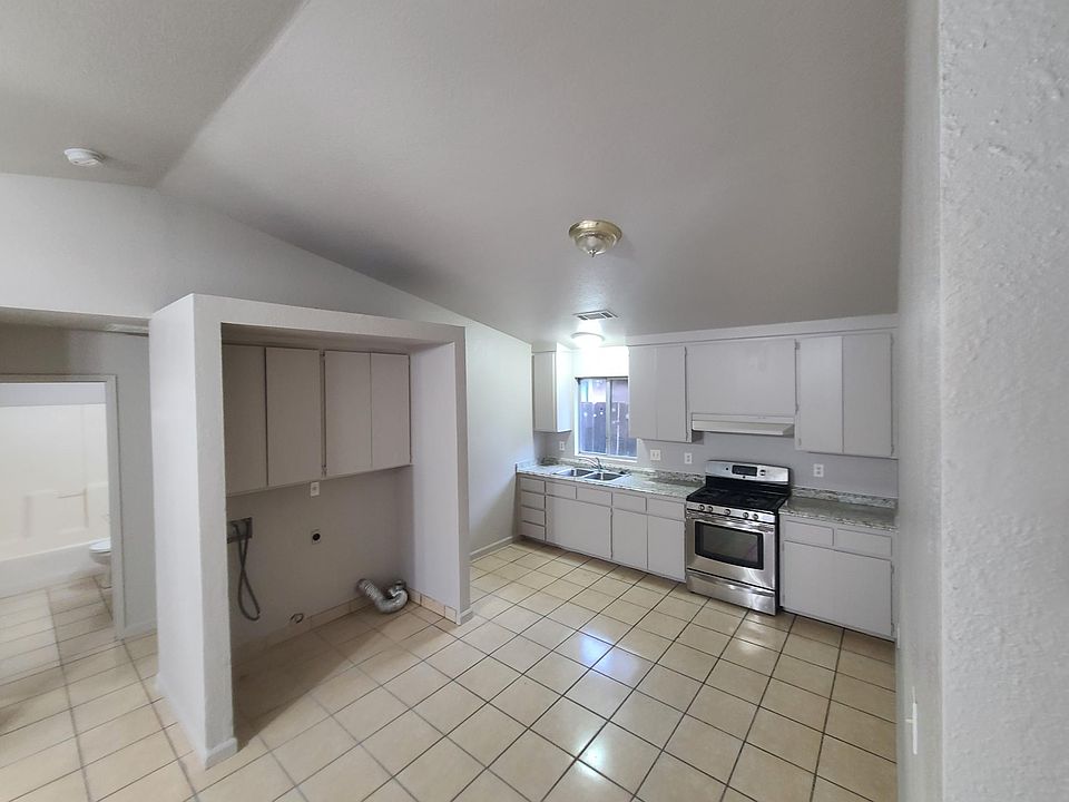 1st image of 102 Santa Bonita St Unit 1