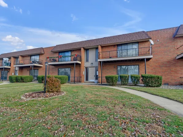 627 N Carroll Pkwy APT 106, Glenwood, IL 60425