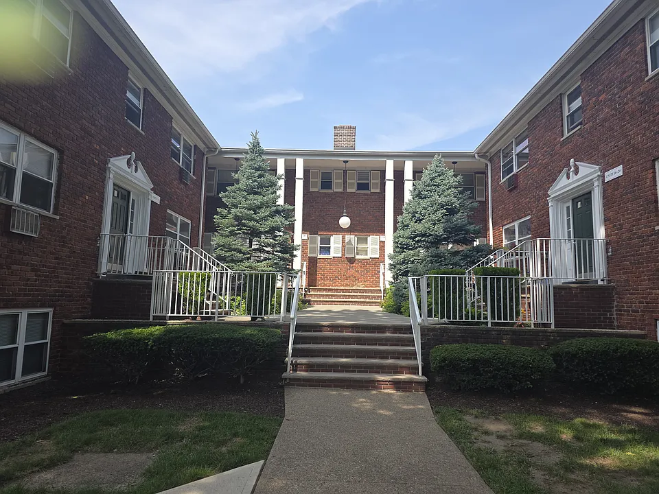 203 N Beverwyck Rd #16
