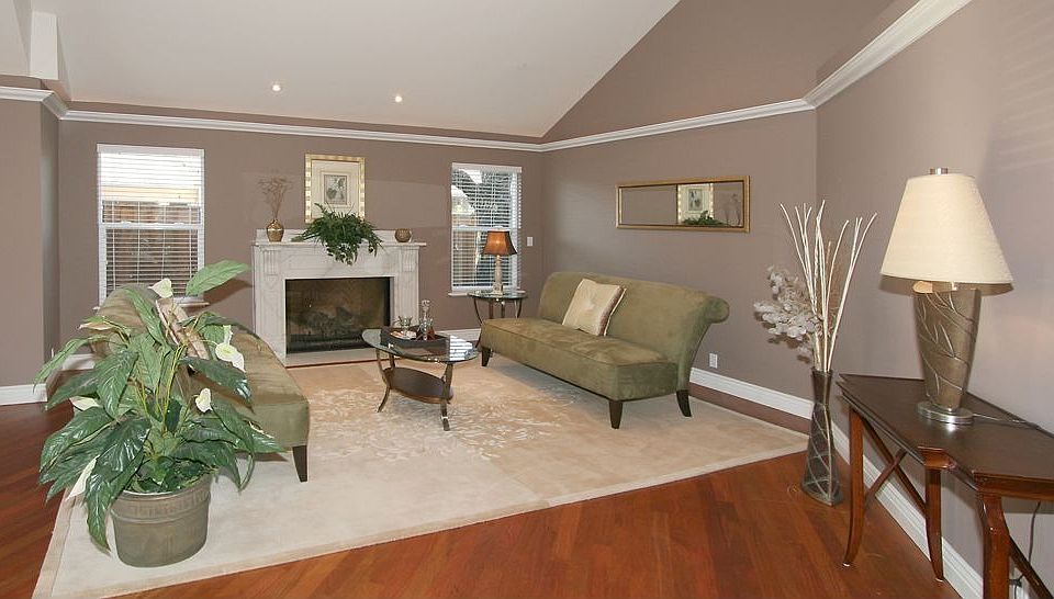 1st image of 1530 W Selby Ln