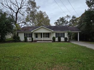 614 Lakeview Dr, Adel, GA 31620