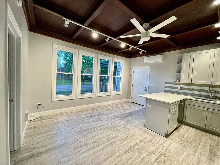 1 White Pl — Photo 9