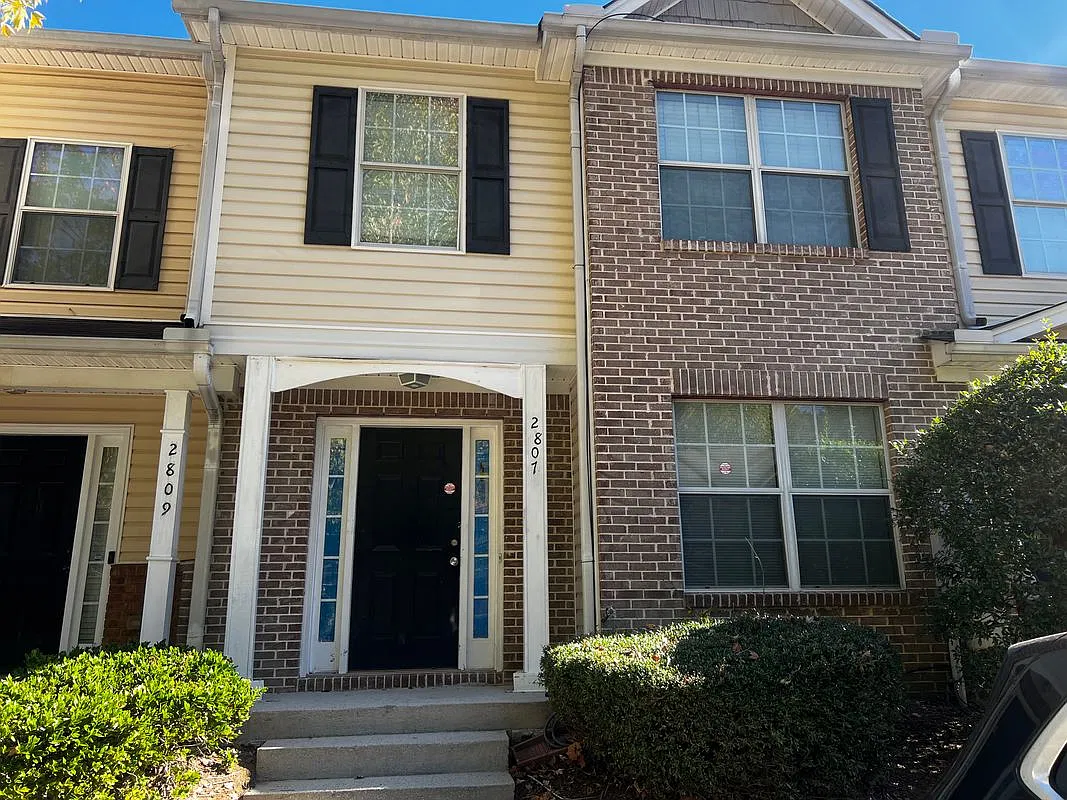 3 bed, 2.5 bath, 1560 sqft, $1,700 — Photo 1