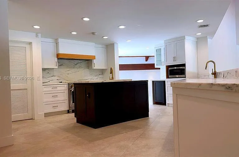8925 SW 102nd Ter — Photo 13