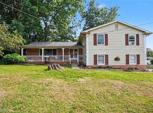 8524 Sleepy Hollow Dr NE, Warren, OH 44484