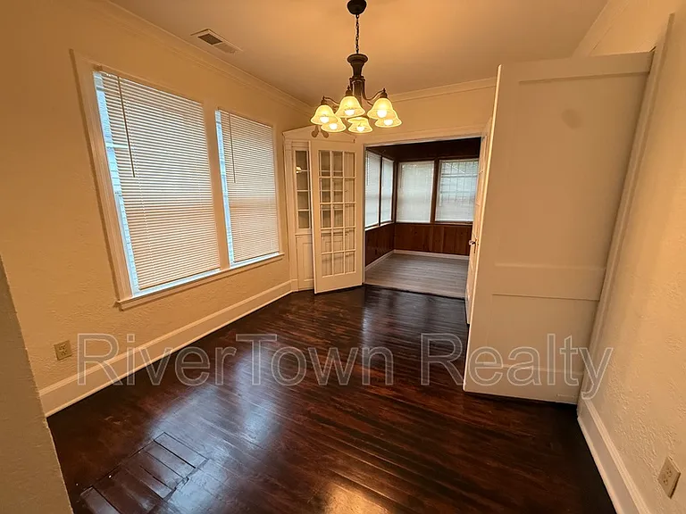 1026 Stonewall St — Photo 4