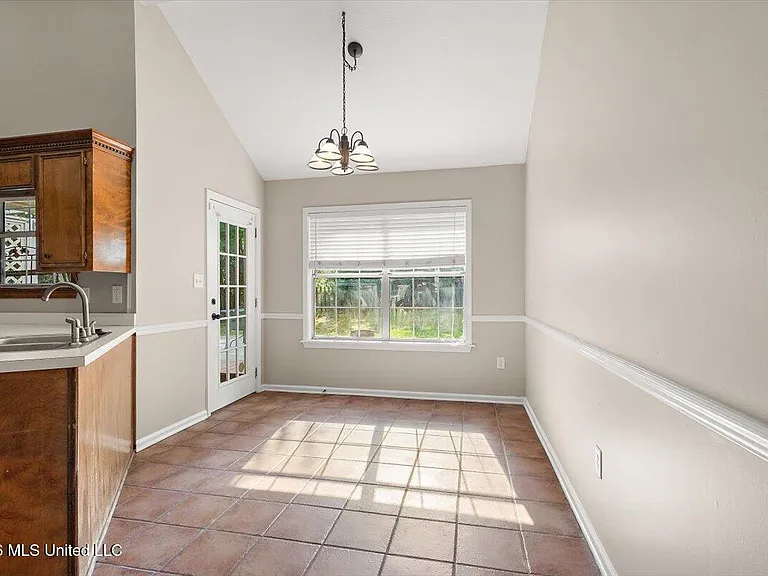 33 Peppermill Dr — Photo 9