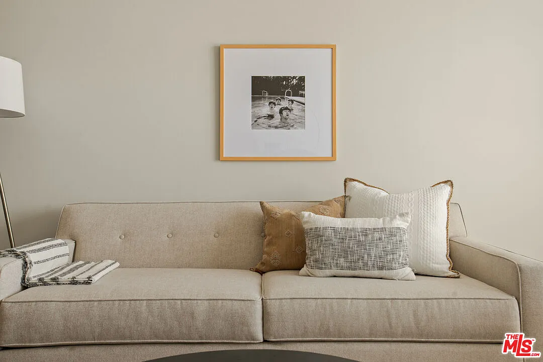 2 bed, 2.0 bath, 1180 sqft, $3,600 — Photo 3