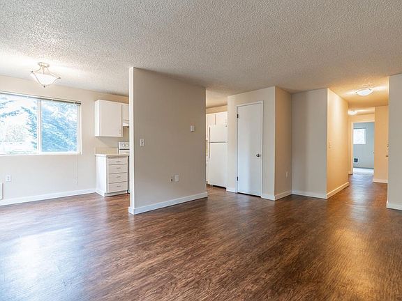 3rd image of 3419 Wallingford Ave N #4