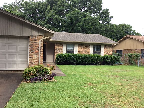 2nd image of 2705 Moncayo Dr