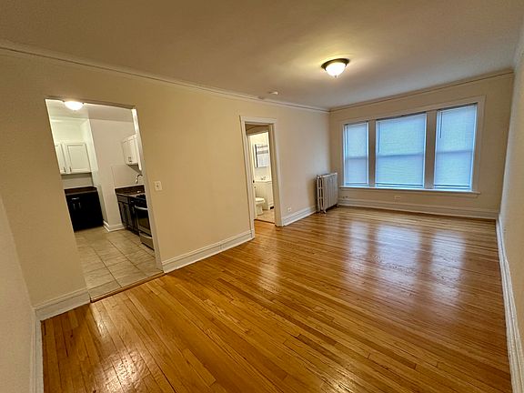 5th image of 7510 N Hoyne Ave APT 3