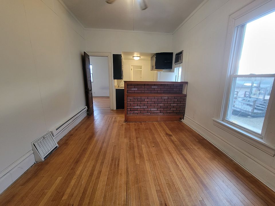 1st image of 125 Adams St APT B