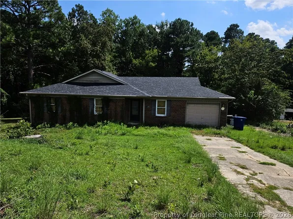 1529 Diamond Rd, Fayetteville, NC 28311