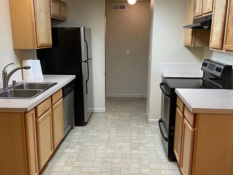 608 N Roosevelt St #203 — Photo 13