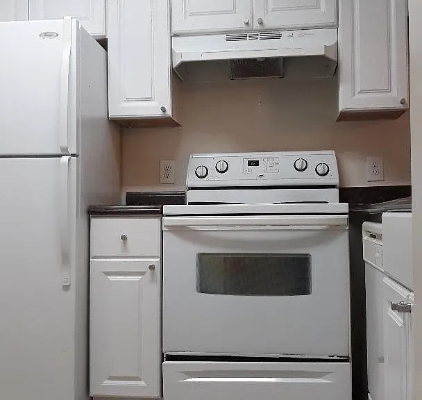 1081 Coral Club Dr — Photo 18