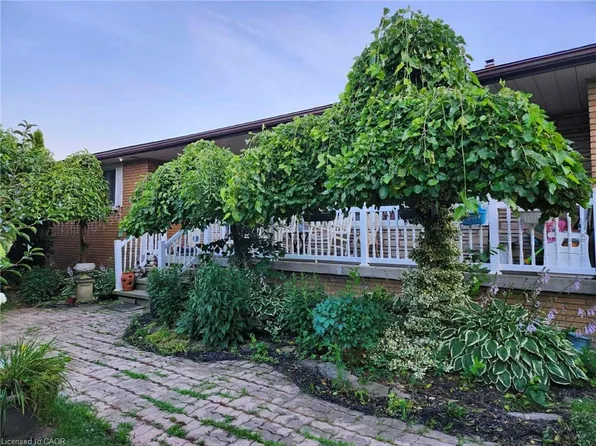 1549 Guyatt Rd, Hamilton, ON L0R 1C0