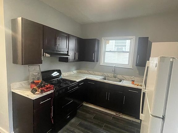 3rd image of 291 S 11th St #1