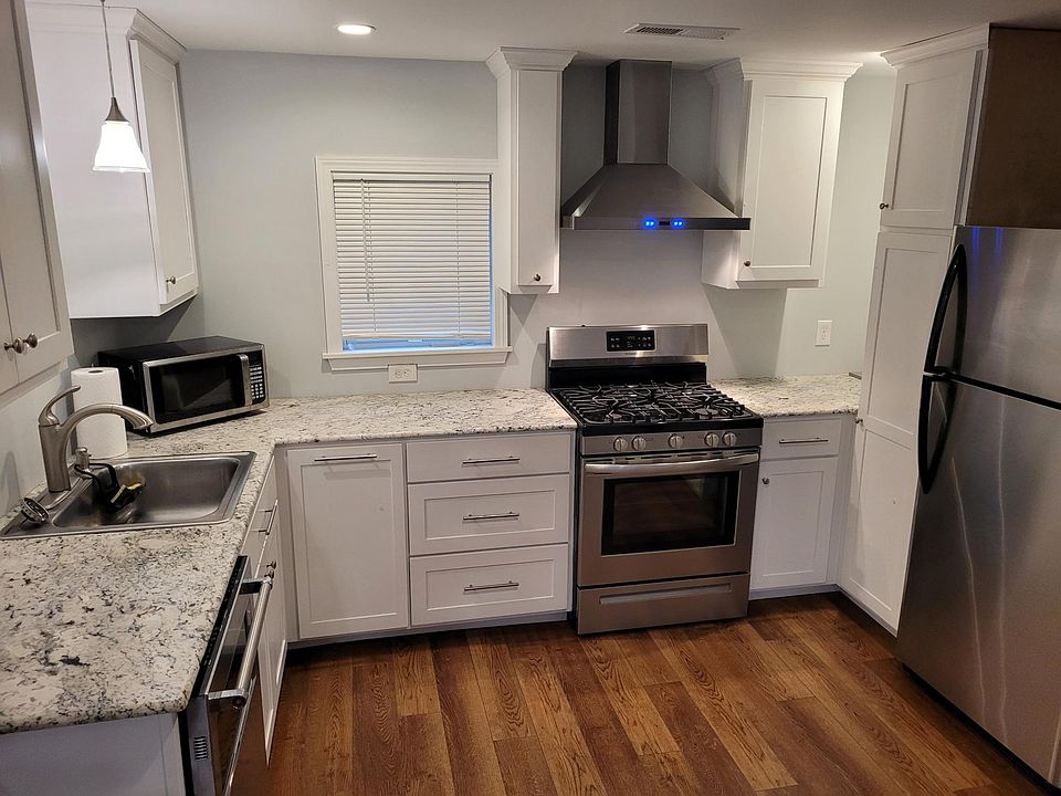 1st image of 61 Long Ave #2