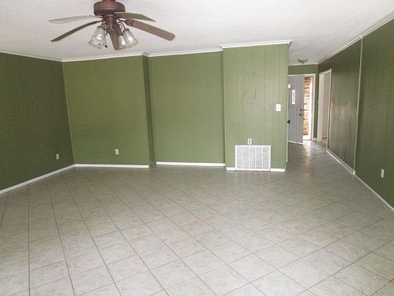 5th image of 1007 Great Oaks Dr